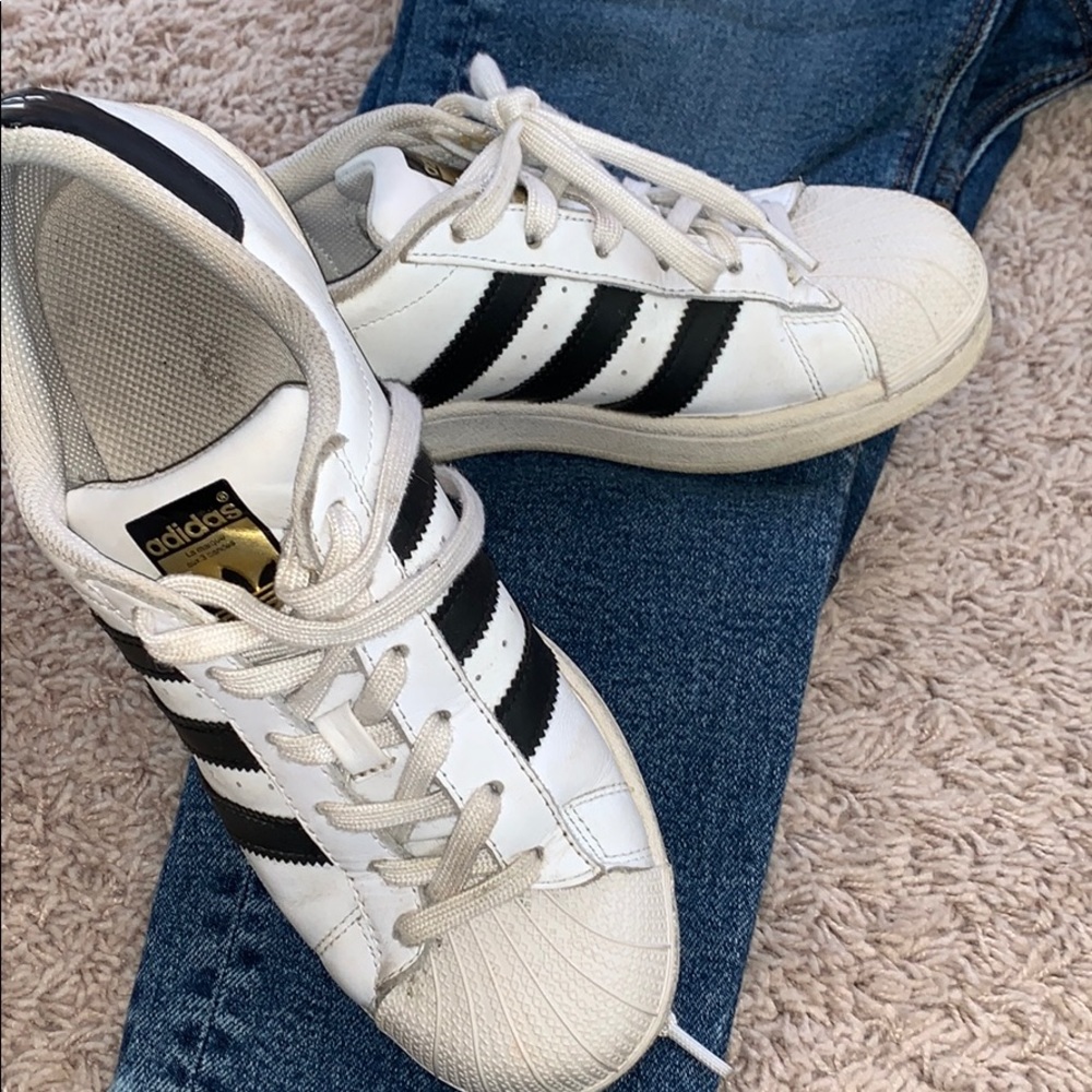 Adidas Sneakers